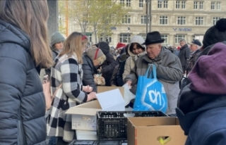 Almanya'da sokakta yaşayanlar için kış yardımları...