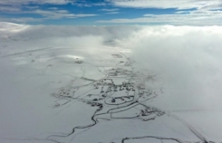 Kars'ta karla kaplı köyler ile menderesler...