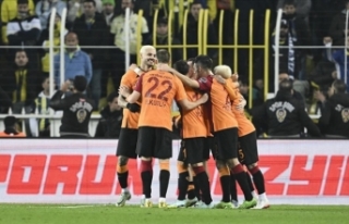 Galatasaray, Kadıköy'de liderliğini perçinledi