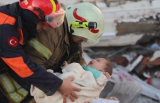 Hatay'da anne ve 6 aylık bebeği depremden 29...
