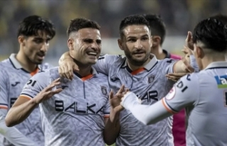 Medipol Başakşehir kupa finalinde Fenerbahçe'nin...