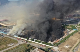 Manisa'da fabrikada çıkan yangın 16 saattir...