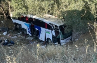 Yozgat'ta şarampole düşen yolcu otobüsündeki...