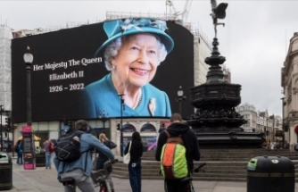 İngiliz basını manşetlerini Kraliçe Elizabeth'e ayırdı