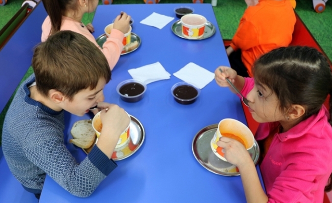 İkinci dönemden itibaren okul öncesi eğitimdeki tüm çocuklara ücretsiz yemek verilecek