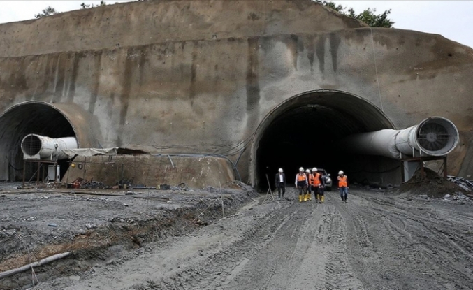 Bitlis-Van kara yolunda ulaşım, çevre yolu ve tünel projeleriyle daha güvenli hale getiriliyor